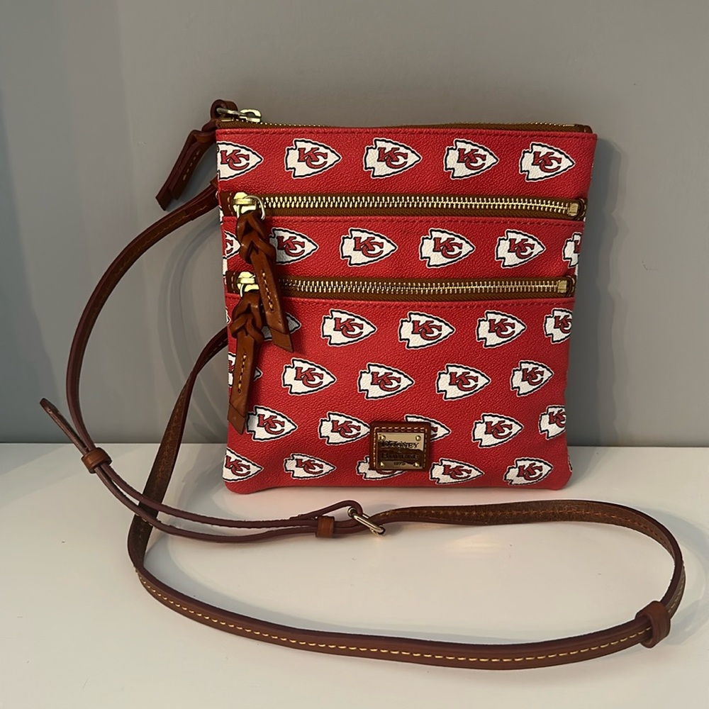 Dooney & Bourke NFL Kansas City Chiefs Triple Zip Crossbody (Red)